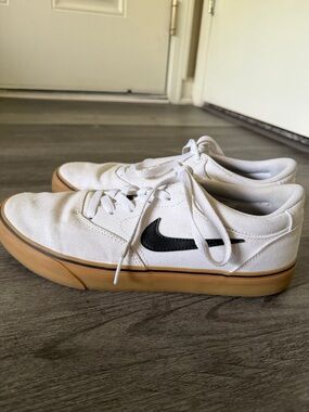 Nike SB Chron 2 Canvas White / Gum Light Brown / Black - Men’s Size 8.5
